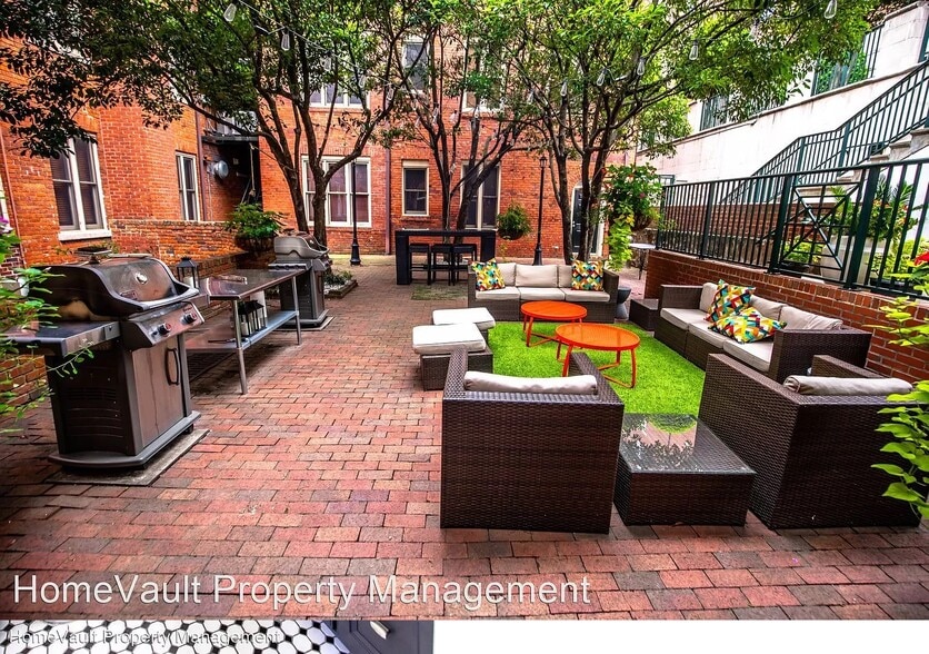 Courtyard - 229 N Poplar St