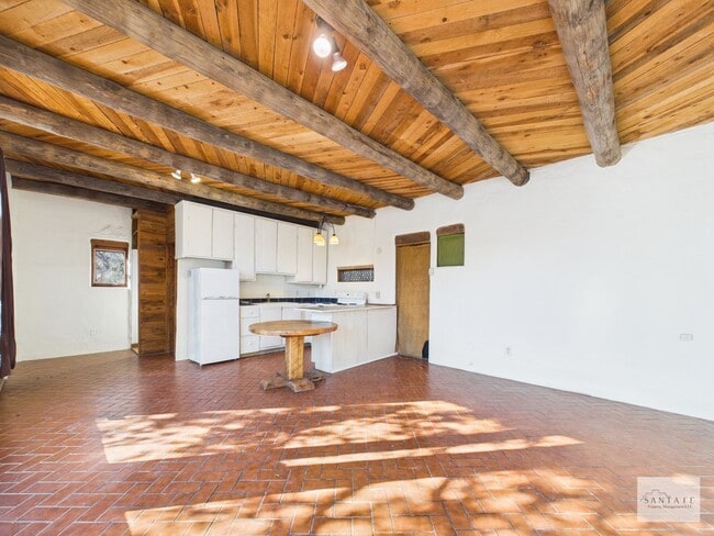 Building Photo - 10 Metate Way