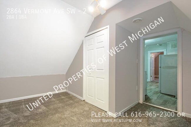 Building Photo - Available Now | Cute 2 Bedroom, 1 Bathroom...