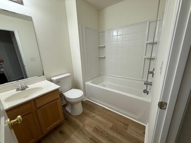 Building Photo - 146 Forthview Way