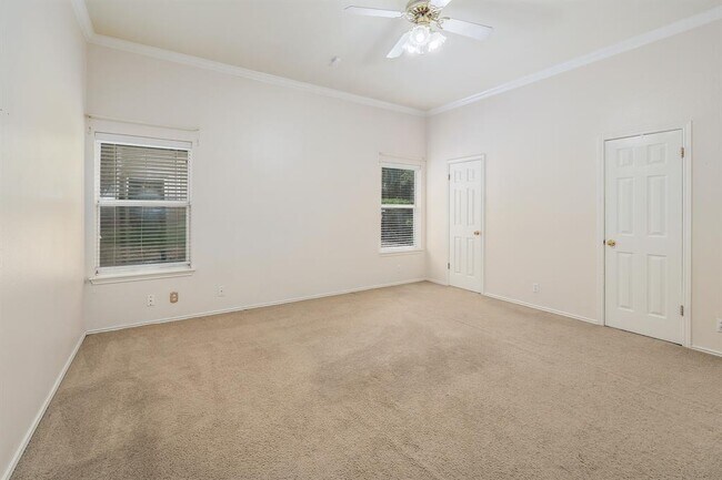 Building Photo - 9401 Caracas Dr