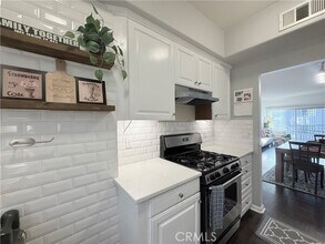 Building Photo - 3401 S Bentley Ave