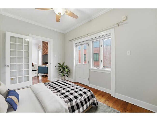 Building Photo - 716 Hudson St