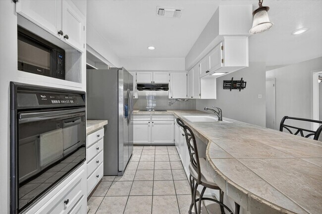 Building Photo - 1306 Pueblo Ct