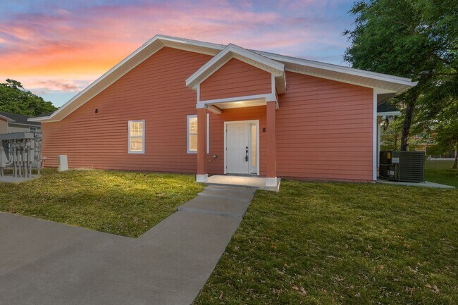 Building Photo - 1591 NW 29 Rd