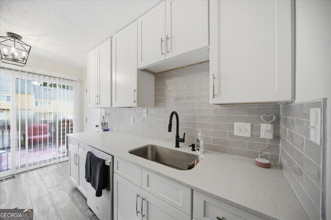 Building Photo - 220 Yuba Walk