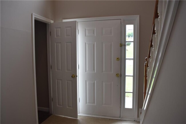 Building Photo - 610 Durham Ridge Dr NW