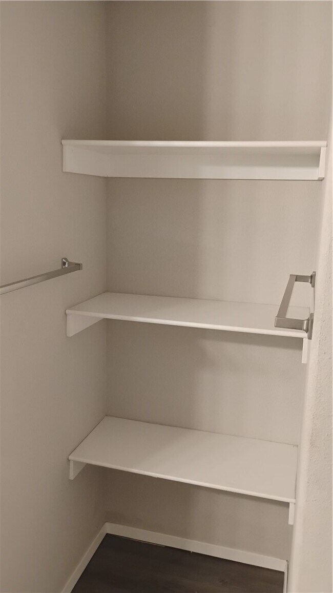 Building Photo - 1701 Forest Dr