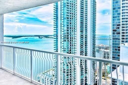 Building Photo - 1200 Brickell Bay Dr