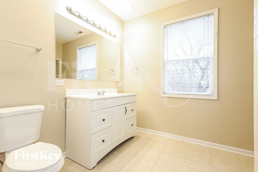 Building Photo - 217 Fairfield Dr