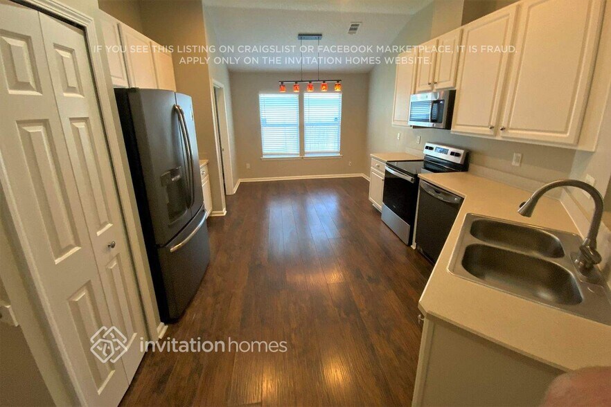Building Photo - 428 Mistwood Ct