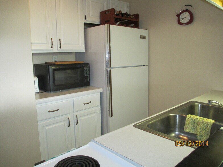 Building Photo - 2006 21 3/8 Street