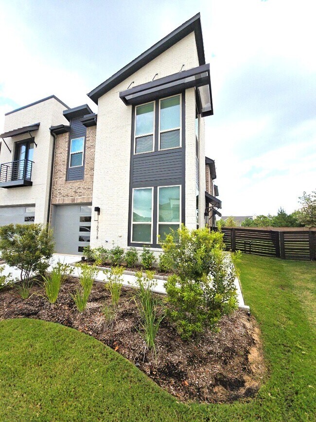 Building Photo - 16518 Amber Patina Ln