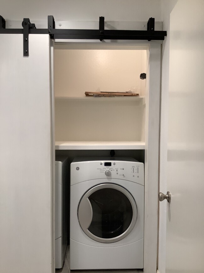 upstairs washer dryer - 6220 Bentwood Trl