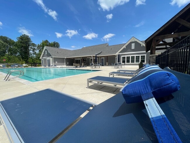 Building Photo - Cardinal | 4 Bed 2.5 Bath | Garage | 1895 sf | $2930-$3370 | 6, 7, 8, 9, 11, 12, 13, 14, 15 and 1...