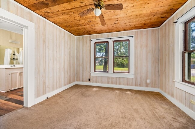 Building Photo - Charming 2 Bedroom 1 Bath In Boyce!