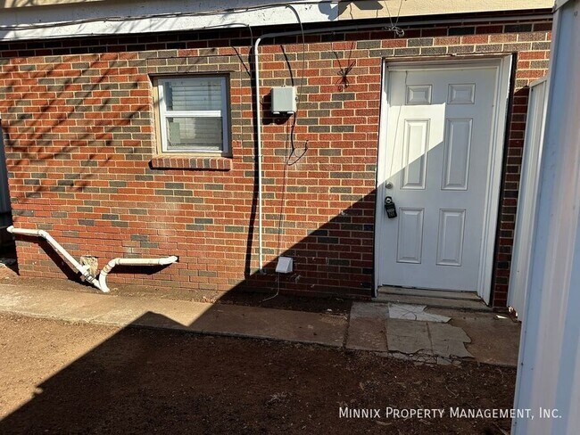 Building Photo - 1712 27th St