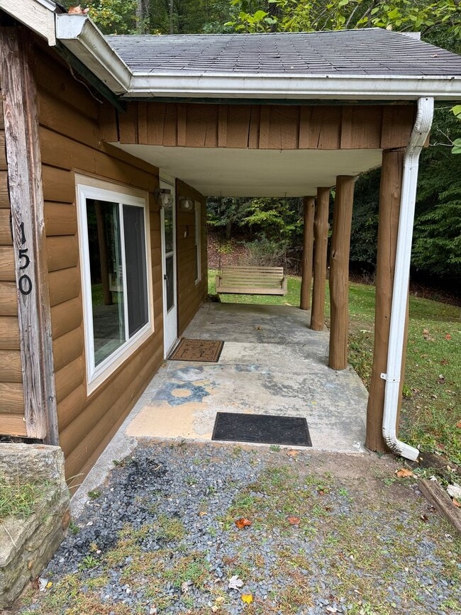 Building Photo - 150 Smith St