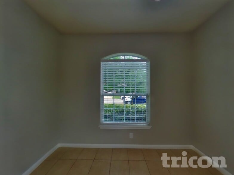 Building Photo - 417 Sapphire Ln