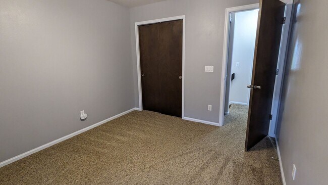Building Photo - MODERN TWO STORY 3 BED/2.5 BATH WITH FENCE...