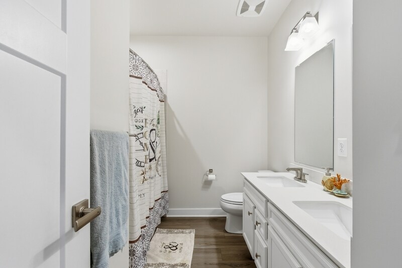 Building Photo - 2528 -B Verona Pl