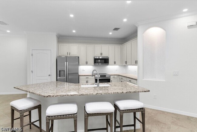 Building Photo - 9357 Glenforest Dr