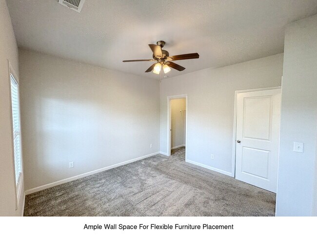 Building Photo - Spacious 4BR/3BA Home with First Floor Suite &  Loft