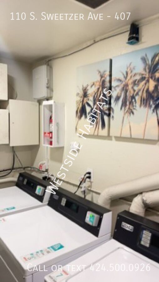 Building Photo - 110 Sweetzer Ave