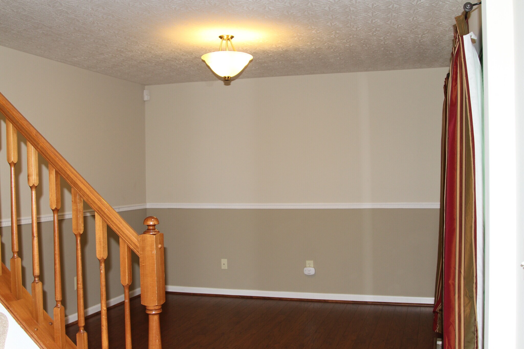 dining room - 9168 Belvedere Ct