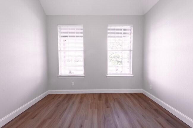 Building Photo - 1814 Morning Glory