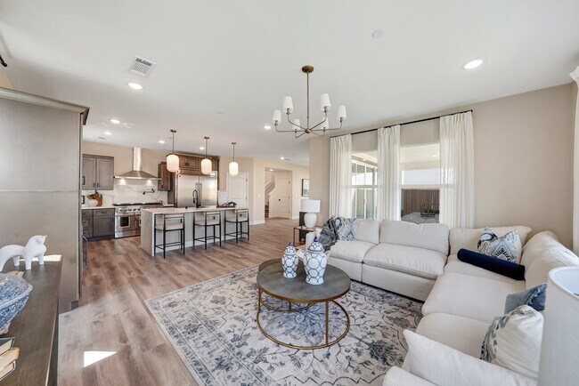 Building Photo - 143 N Un St