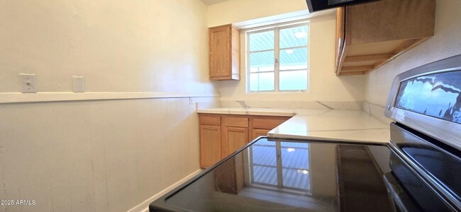 Building Photo - 154 N Hibbert