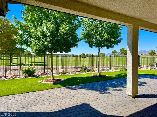 Building Photo - 5025 E Beacon Ridge Dr