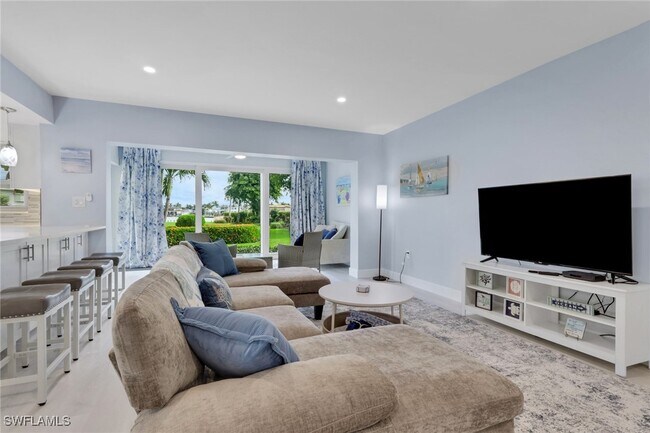 Building Photo - 3400 Gulf Shore Blvd N