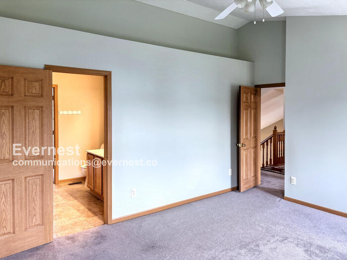 Building Photo - 817 Bent Oak Dr