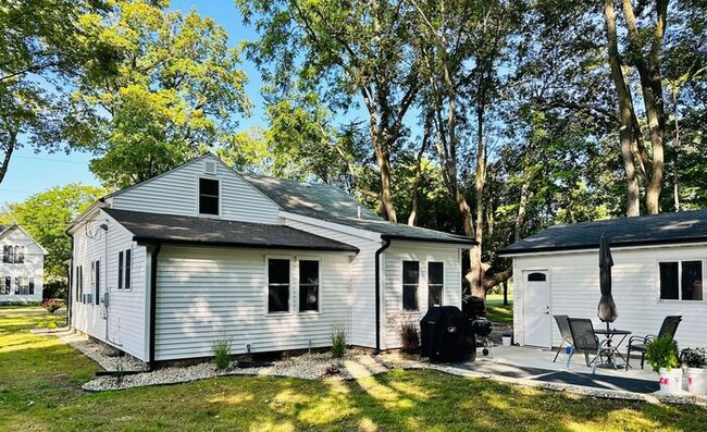 Building Photo - Single Family home in Edwardsburg