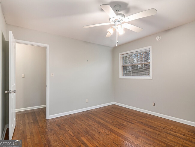 Building Photo - 3590 Cloudland Dr