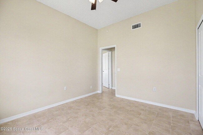 Building Photo - 2088 Sun Valley St