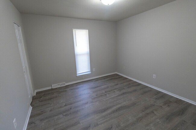 Building Photo - 319 West Blvd N