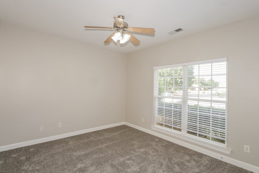 Building Photo - 1655 Kings Pond Cove