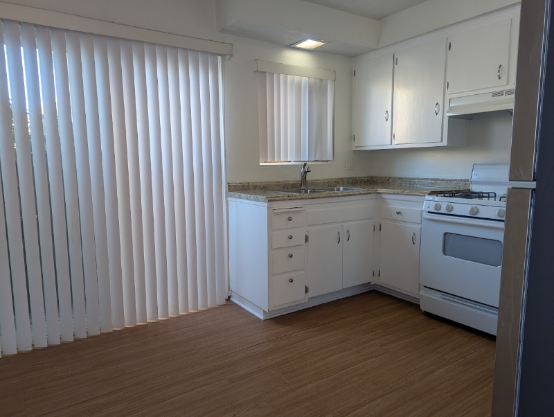 Building Photo - 214 Melrose Dr