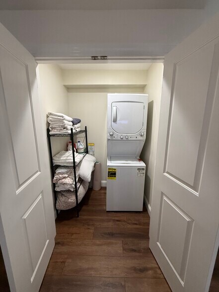 Washer / dryer - 5 Crescent Dr