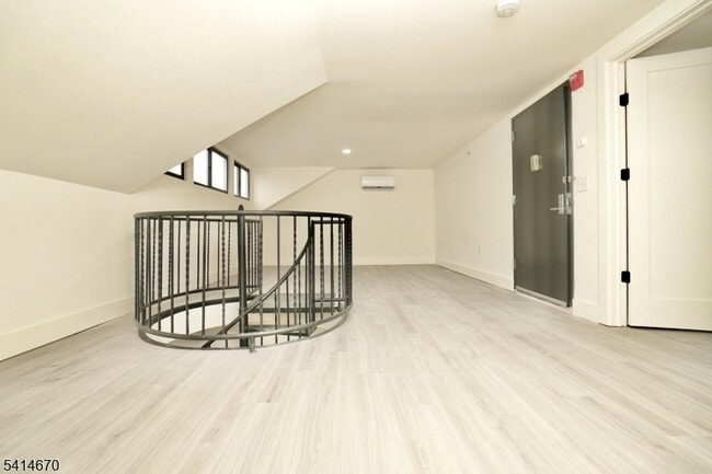 Building Photo - 536 Central Ave