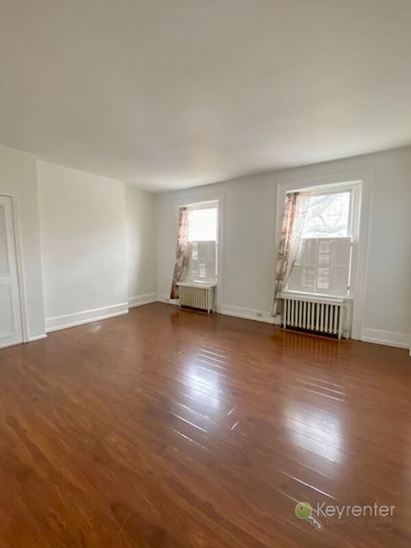 Building Photo - 16 N Rigby Ave