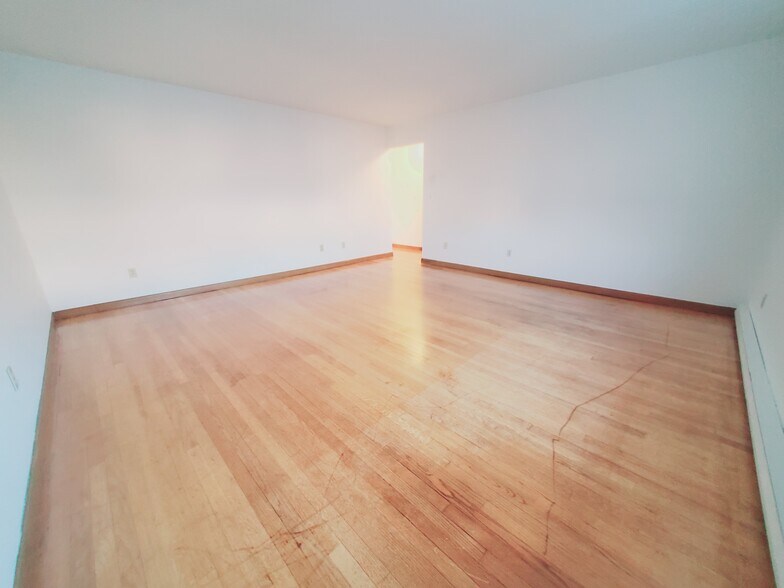 Building Photo - 16 Harold Ave