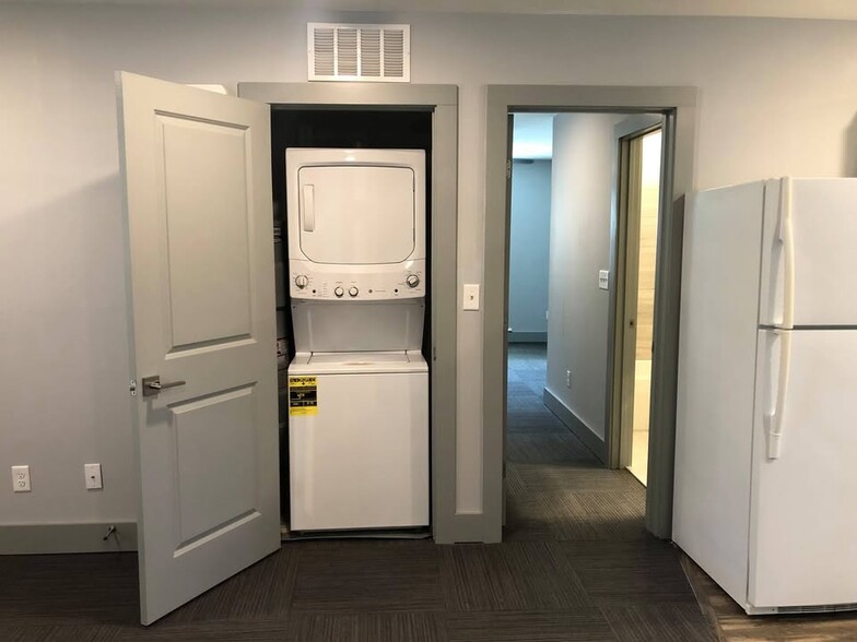 In-unit washer/dryer - 202 Dixie Ave