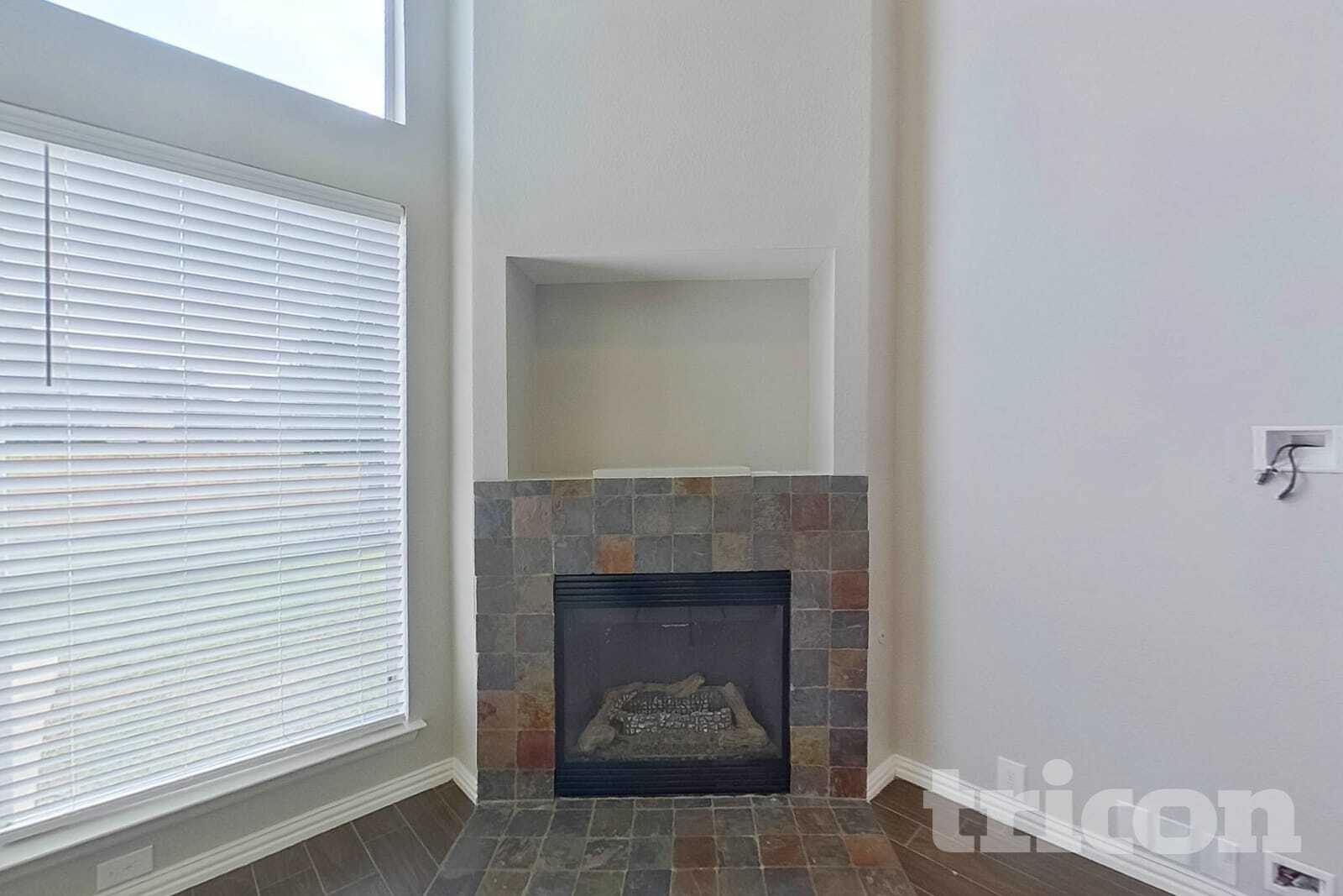 Building Photo - 2811 S Serrano