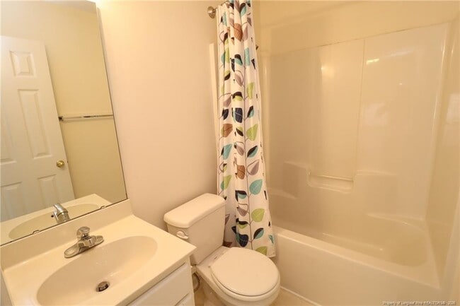 Building Photo - 416 Oak Pine Dr