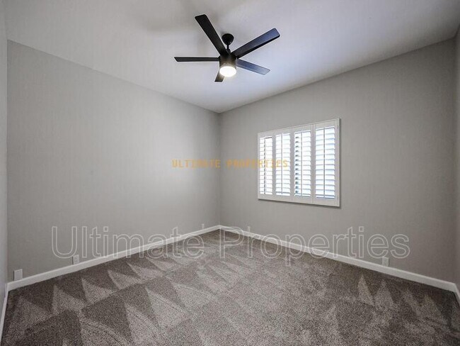 Building Photo - 10033 N 55th Pl