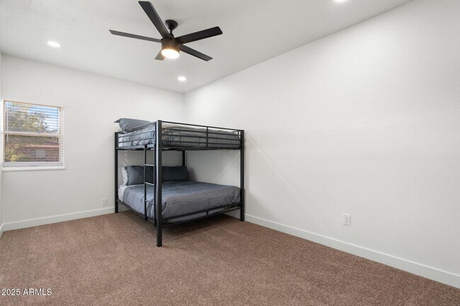 Building Photo - 1759 N Spring Cir